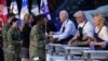 Keluarga Joe Biden Rayakan Thanksgiving Lebih Awal Bersama Tentara AS Sambil Menonton Film ‘Wonka’