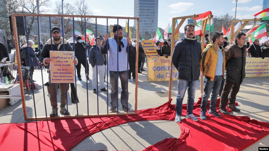 اعتراض نمادین جمعی از ایرانیان همزمان با برگزاری ۵۲ مین نشست شورای حقوق بشر سازمان ملل متحد در ژنو-آرشیو 