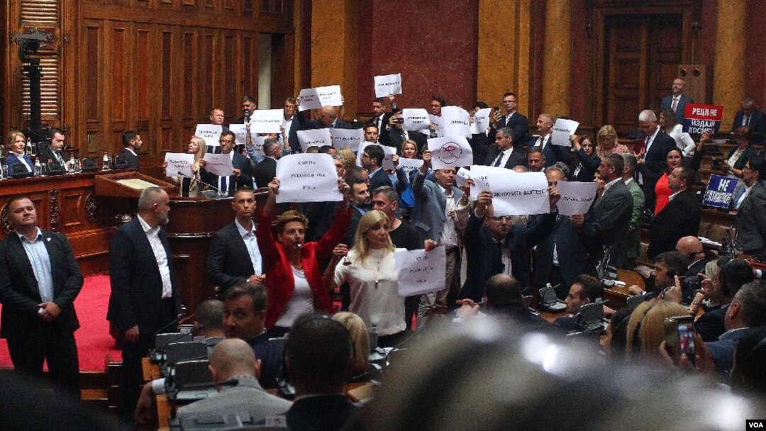 Sednica Skupštine Srbije na kojoj je deo opozicije pokušavao da blokra rad parlamenta (Foto: Fonet)