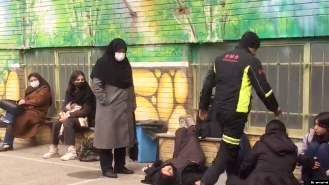 مسمومیت ناشی از تنفس گاز دانش‌آموزان یک مدرسه در تهران