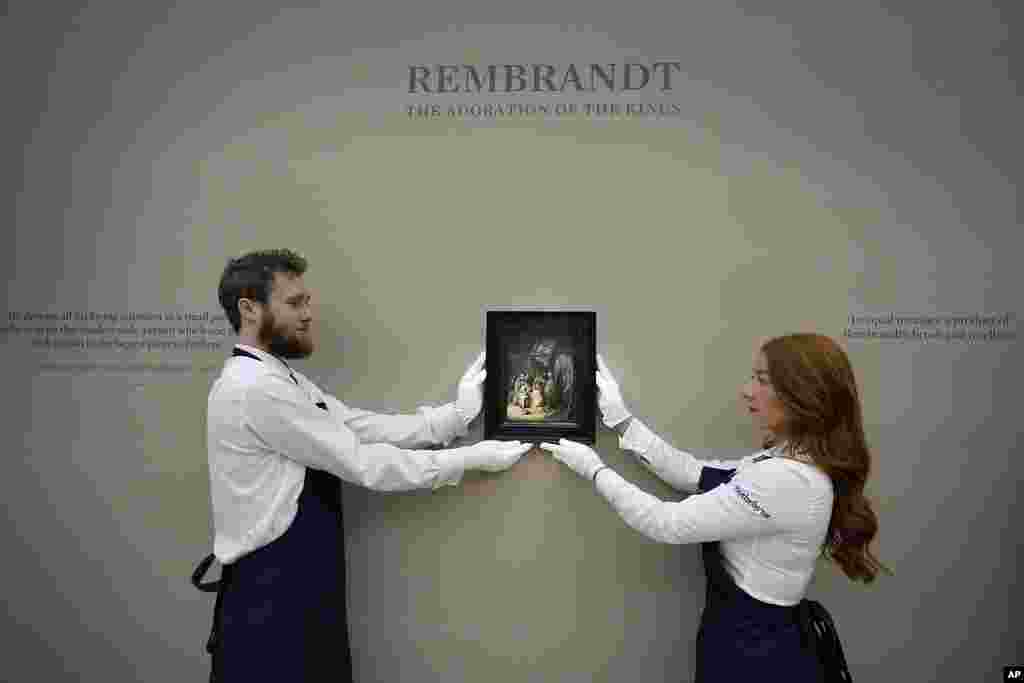 A rediscovered Rembrandt, depicting the Adoration of the Kings, one of the artist's rarest history paintings to appear on the Market, is displayed at Sotheby's auction rooms in London. The painting, estimated at 10-15 million UK pounds (12.65-18.98 million US dollars), will be for sale on December 6 in London. 