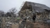 Sebuah rumah pribadi hancur akibat serangan rudal Rusia di Kyiv, Ukraina, Senin, 11 Desember 2023. (AP Photo/Efrem Lukatsky)