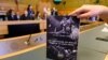英國人權組織香港監察（Hong Kong Watch）在2022年4月26日公佈最新的研究報告，名為《站在抗爭前線 – 香港新聞自由遭受的各種打壓》。(美國之音/鄭樂捷)