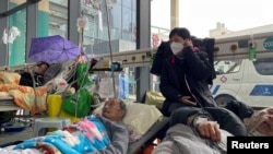 Wagonjwa wa Covid kwenye chumba cha dharura katika hospitali moja mjini Shanghai. Januari 5,2023