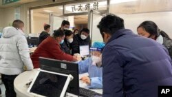 Le système de santé chinois est submergé par la nouvelle vague de Covid-19.