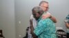 Perdana Menteri Australia Anthony Albanese bertemu dengan Perdana Menteri Kepulauan Solomon Manasseh Sogavare di sela-sela Forum Kepulauan Pasifik, di Suva, Fiji 13 Juli 2022. (Foto: Joe Armao via REUTERS)