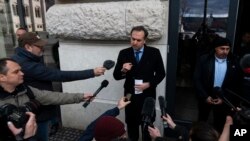 Посол США в Венгрии Дэвид Прессман выступает перед журналистами (архивное фото)