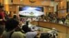 Menko Polhukam Luhut Binsar Panjaitan, di kantor Menko Polhukam, Jakarta, Jumat, 11 Desember 2015 memastikan siap dimintai keterangan oleh Mahkamah Kehormatan Dewan.(Foto: VOA/Andylala).