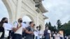 多个公民团体12月4日齐聚台北自由广场前，声援中国的“白纸革命” (美国之音特约记者金谷摄)
