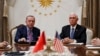 Potpredsednik SAD Majk Pens i predsednik Turske Redžep Tajip Erdogan u Ankari (Foto: AP/Jacquelyn Martin)