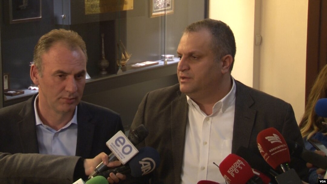 Predsedavajući državne delegacije Kosova za dijalog sa Srbijom Fatmir Ljimaj i Špend Ahmeti