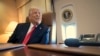 Президент Дональд Трамп общается с журналистами на борту Air Force One во время своего полета из Уэст-Палм-Бич, Флорида, в Новый Орлеан, Луизиана, 9 февраля 2025 года