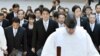 2015年1月5日日本首相安倍晋三（中）和内阁部长访问伊势神宫