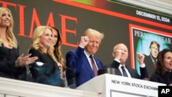 Novoizabrani predsednik Donald Tramp na svečanosti otvaranja berze u Njujorku (Foto: AP/Alex Brandon)