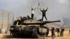 Manifestantes propalestinos bloquean camino hacia aeropuertos y puentes en EEUU