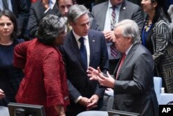 ABD Dışişleri Bakanı Antony Blinken, ABD'nin BM Daimi Temsilcisi Linda Thomas-Greenfield ve BM Genel Sekreteri Antonio Guterres'le görüşmesinde.