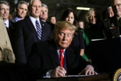 Президент США Дональд Трамп підписує закон про Оборонний бюджет на 2020 рік