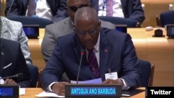Rodney Williams, gobernador de Antigua y Barbuda habla en reunión previa a la Asamblea General de la ONU sobre los daños dejados por huracán Irma en su territorio. Sept. 18, 2017.