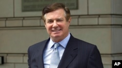 Arhiva - Pol Manafort, bivši prvi čovek kampanje Donalda Trampa, napušta Federalni oblasni sud posle saslušanja u Vašingtonu, 23. maja 2018.