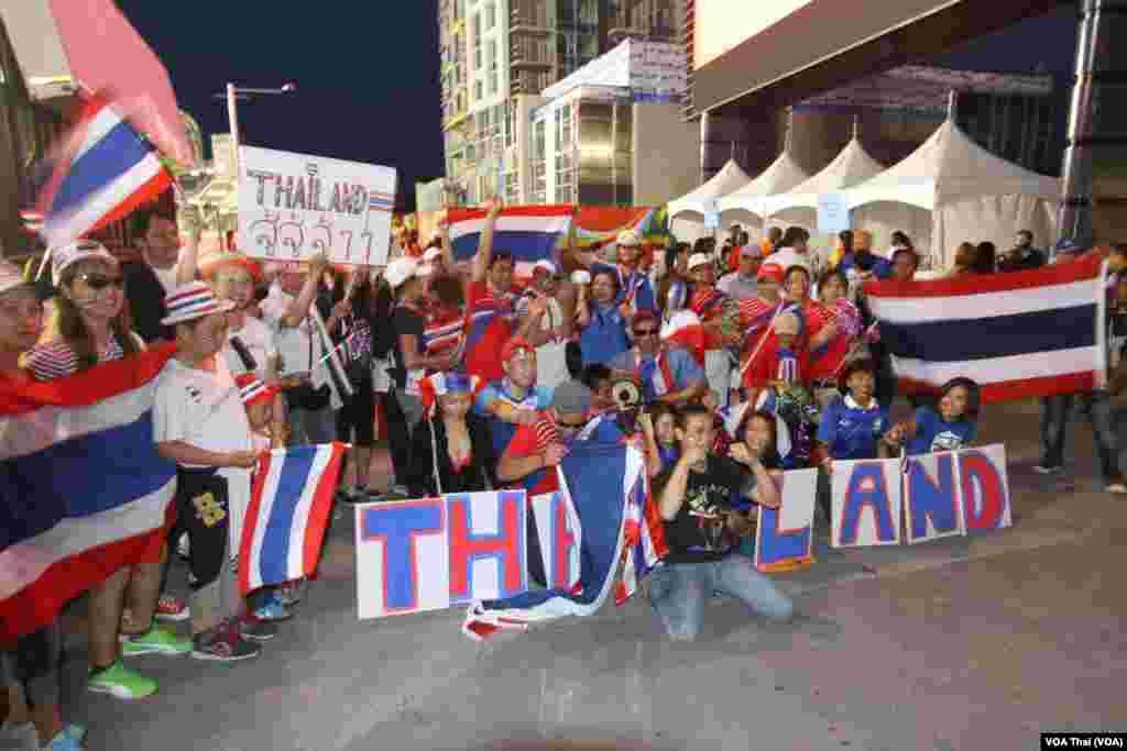 สีสันกองเชียร์ไทยในวันแห่งชัยชนะ