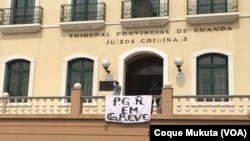 cartaz durante a primeira greve o ano passado
