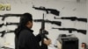Compran 14 rifles para escuelas en California