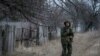 Un soldado ucraniano en la línea del frente cerca de la ciudad de Novoluhanske, en la región de Donetsk, Ucrania, el 22 de febrero de 2022.
