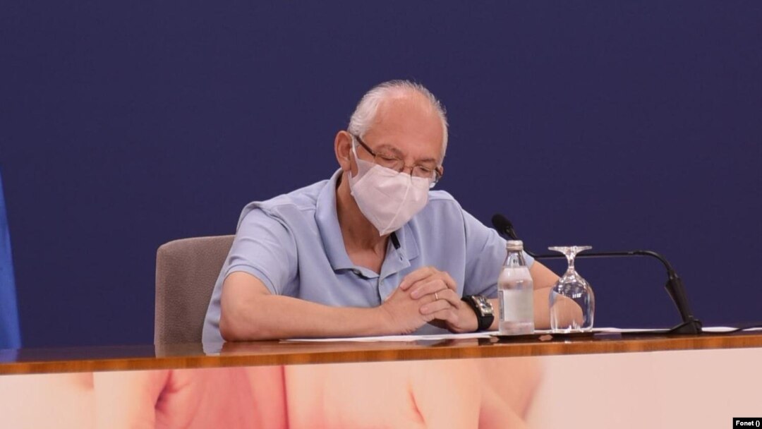 Arhiva - Epidemiolog Predrag Kon na konferenciji za novinare Kriznog štaba.