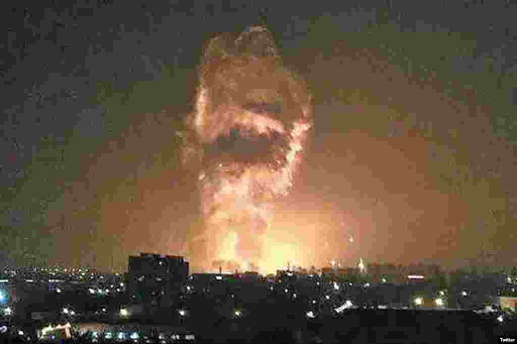 社交媒體圖像上顯示爆炸引起的火焰和濃煙