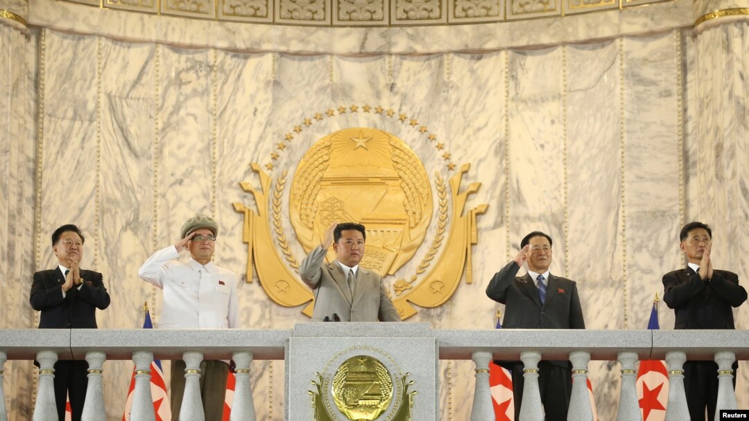 김정은 북한 국무위원장이 9일 평양에서 열린 정권수립 73주년 열병식에 참석했다.