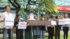 台湾公民团体举行李明哲黄丝带记者会(美国之音张永泰拍摄)
