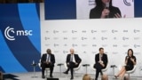 (Слева направо) Министры иностранных дел: Великобритании - Дэвид Лэмми, Франции - Жан-Ноэль Барро, Польши - Радослав Сикорский и Германии - Анналена Бербок на 61-й Мюнхенской конференции по безопасности (МКБ) в Мюнхене, Германия, 15 февраля 2025 года. (Фото ТОМАСА КИНЦЛЕ / AFP)