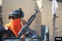 Soldiers say that despite high hopes Mosul will be captured by Iraqi and coalition forces in the coming days, it is impossible to say exactly how long the battle will last, June 1, 2017. (H. Murdock/VOA)