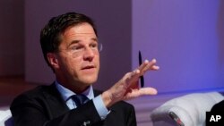 İkna çabaların sürdüğünü belirten Hollanda Başbakanı Rutte, İtalya'nın onayı olmadan da paranın bir bölümünün kullanılabileceğini söyledi.