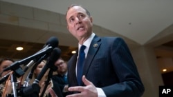 Predsjedavajući Komitetom za obaveštajni rad Predstavničkog doma, Adam Schiff, demokrata iz Kalifornije, razgovara sa reporterima na Capitol Hillu u Washingtonu 6. februara 2019.