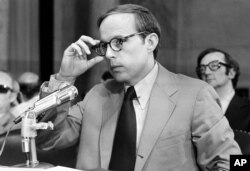 John Dean, bivši savjetnik Richarda Nixona tokom svjedočenja u Kongresu 1973. godine