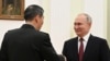 俄罗斯总统弗拉基米尔·普京（Vladimir Putin）2023年4月16日接见了到访的中国国防部长李尚福。（路透社）