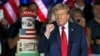 Trump celebra su cumpleaños 78 con ataques a Biden por su edad