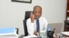 Ulisses Correia e Silva, primeiro-ministro de Cabo Verde, ao telefone