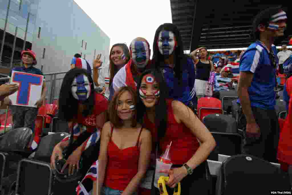 สีสันกองเชียร์ไทยในวันแห่งชัยชนะ