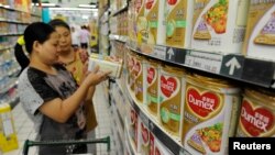 中国新颁布的《中华人民共和国食品安全法》被称为“史上最严”食品安全法
