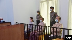 ဒေါ်အောင်ဆန်းစုကြည်၊ သမ္မတဦးဝင်းမြင့်၊ နေပြည်တော်ကောင်စီဥက္ကဋ္ဌ ဒေါက်တာမျိုးအောင် (ဝဲမှယာ)/ယခင်မှတ်တမ်းဓာတ်ပုံ။