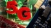 代表5G的3D打印物体放置在主板上。（2020年4月24日）