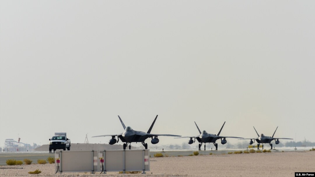 미 공군의 F-22 전투기.