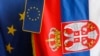 ILUSTRACIJA - Zastave EU i Srbije (Foto: Reuters/Ivan Milutinović)