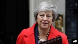 Britanska premijerka Tereza Mej napušta Dauning strit, 4. decembar 2018.
