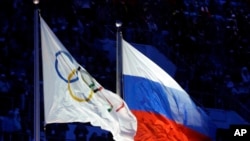 Kamati ya kimataifa ya Olimpiki (IOC), imeamua kutowapiga marufuku wanariadha wote wa Russia kushiriki katika michezo ya mwaka huu mjini Rio De Jeneiro, kufuatia tuhuma za utumiaji uliokithiri wa dawa za kusisimua misuli. 