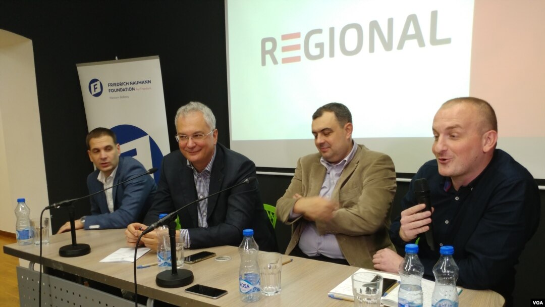 Miloš Jovanović, predsednik Demokratske stranke Srbije, Petar Miletić, član Predsedništva Pokreta slobodnih građana i Dragan Šutanovac, predstavnik Demokratske stranke na tribini "Kosovo, koliko smo daleko od rešenja" u organizaciji Udruženja Regional i Fondacije Fridrih Nojman.