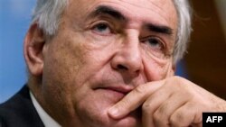 Ông Dominique Strauss Kahn bị tố cáo dính líu tới một đường dây gái mại dâm.