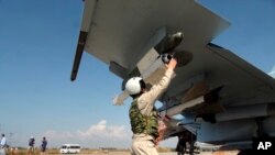 Jets militares rusos Su-30 han llevado a cabo ataques con misiles aire-aire.